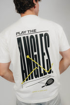 Rückseite des Off-White Heavy Tee „Play The Angles“ mit Padel-Schläger und neongelber Flugbahn, Mann.